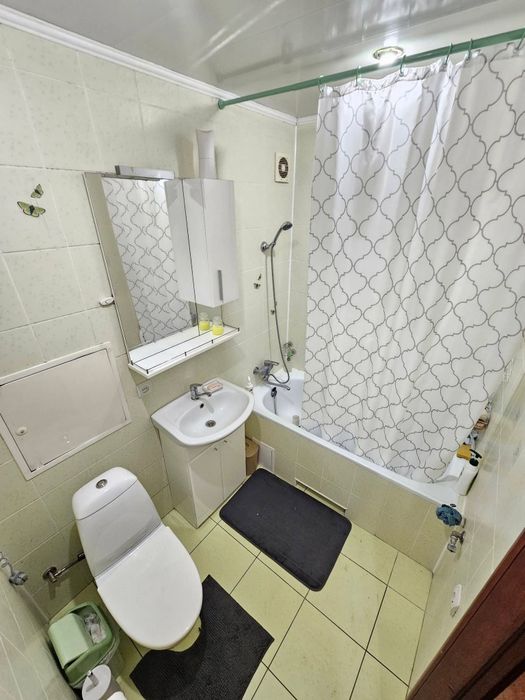 Продам 2-кім квартиру на другому поверсі