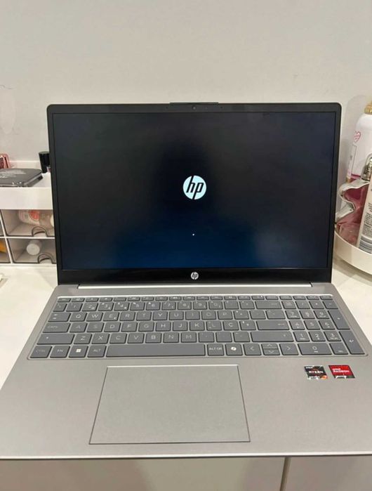Computador Portátil - com seguro e como novo -  1TB 16GB Ram Amd