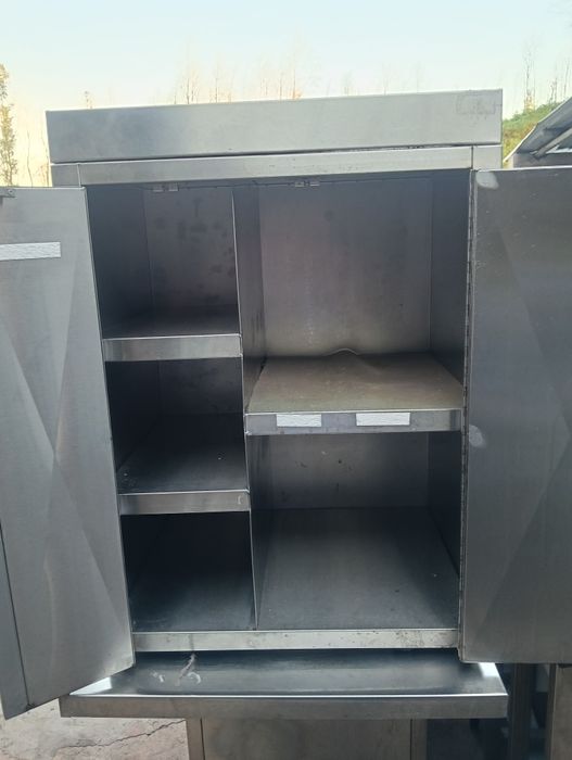 Móvel pequeno em inox