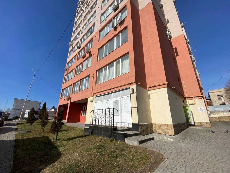 Продаж комерційних площ поруч з ЖК "Яровиця"!