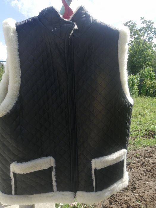 Продам нову безрукавку