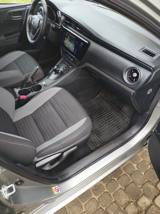 Toyota Auris 2015 r 1.8 hybryda