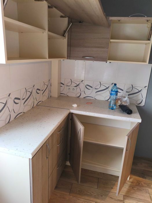 Komplet szafek kuchennych dąb Sonoma z blatem nakrapiana biel