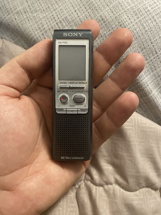 Диктофон  в ідеальному  стані