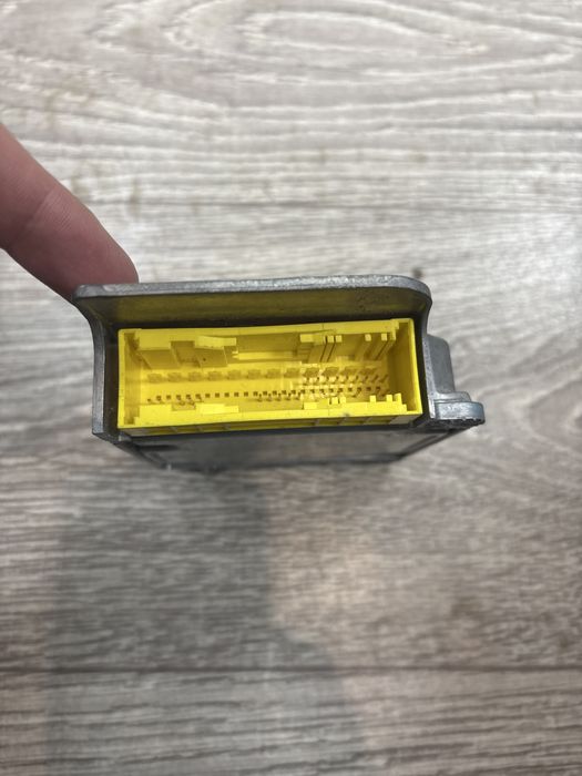 Блок керування подушками безпеки Skoda Octavia Tour