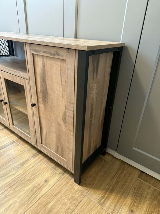 Szafka w kolorze dąb