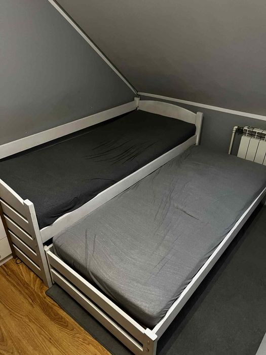 Łóżko drewniane białe