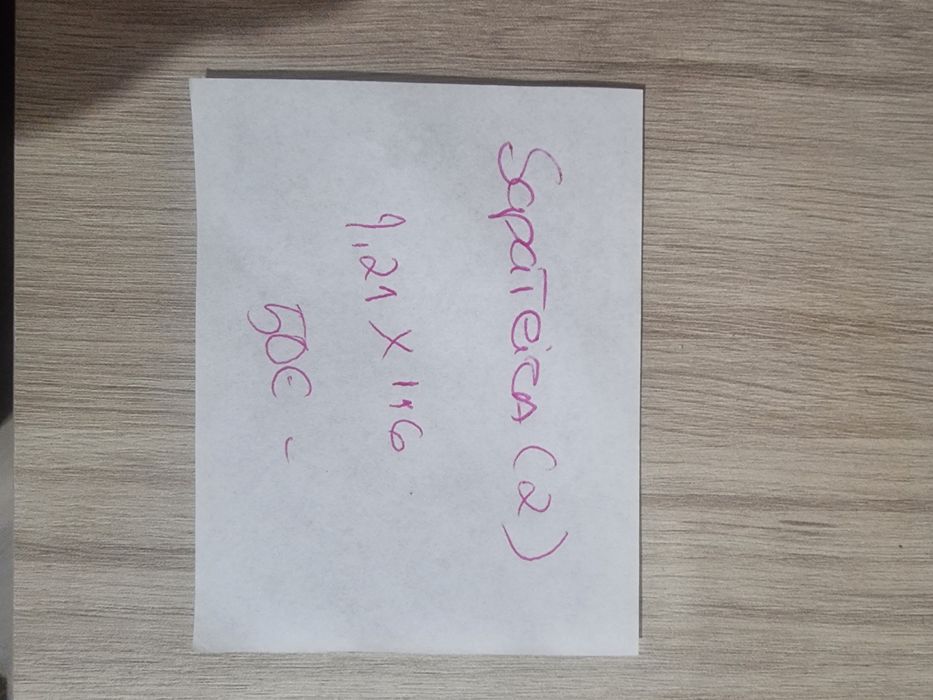 Sapateira e móvel de entrada