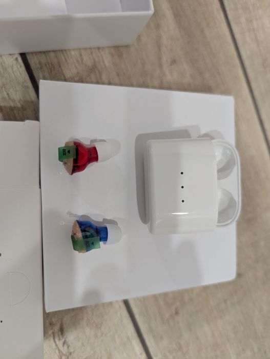 Слуховий апарат новий