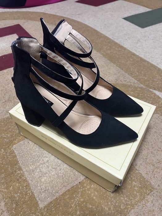 Туфлі на підборах