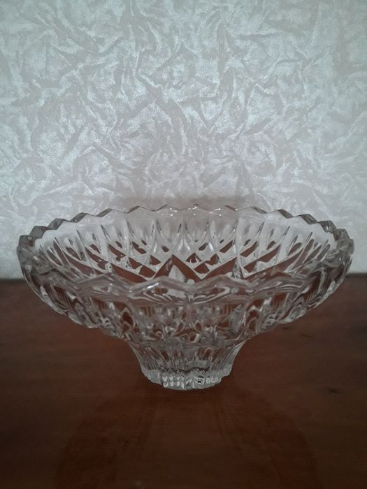 Красивая, хрустальная конфетница времен СССР.