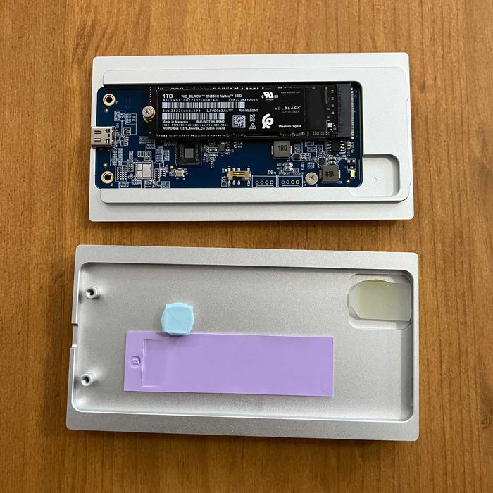 Disco externo SSD (WD_BLACK SN850X 1TB em caixa OWC Express 1M2 Thunderbolt)