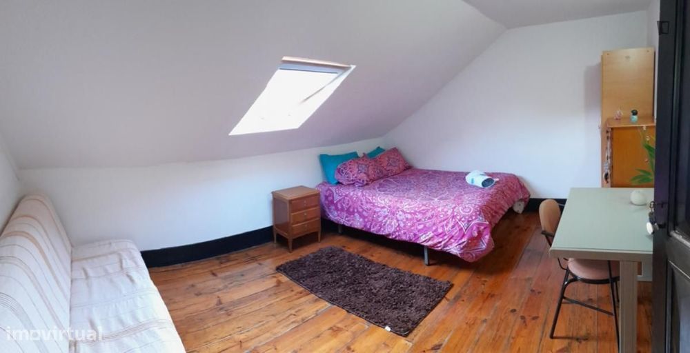 Quarto - localizado em Baixa de Santa Clara Coimbra