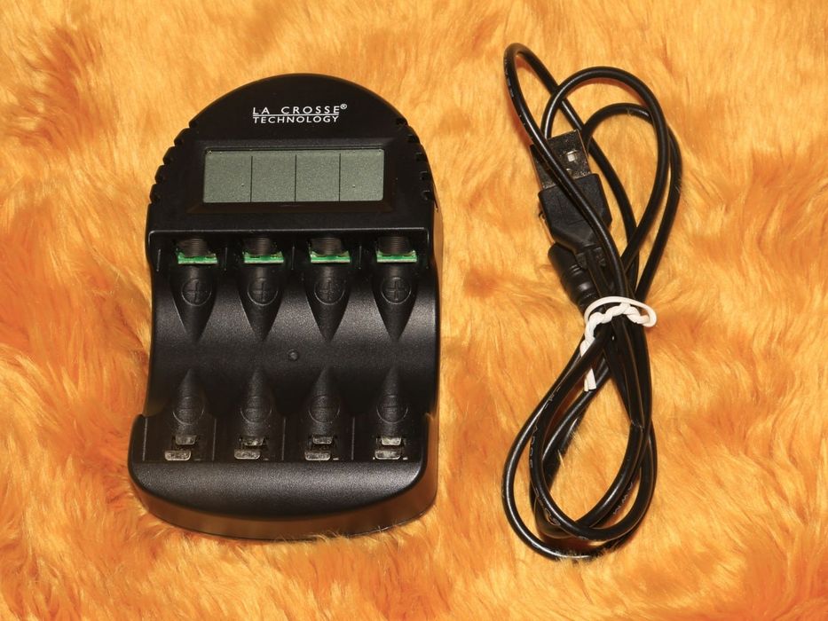 Спалах YN568EX II Canon + батарейки Panasonic Eneloop 1900 mAh + зарядний пристрій La Crosse BC-700