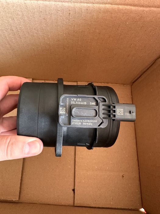 Розходомір повітря 05L906461E 05L906461B VW Golf 7 8 T7 Tiguan Оригіна
