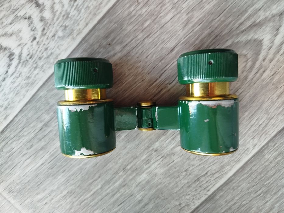 В продажу біноколь