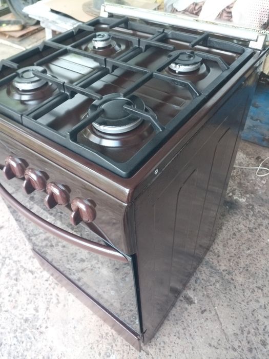 Газова плита в гарному стані