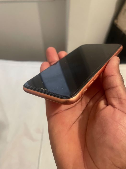 Vendo IPhone XR em bom estado