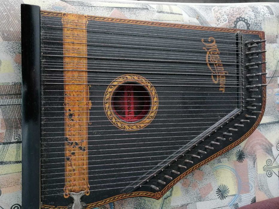 Zabytkowa cytra Menzenhauer