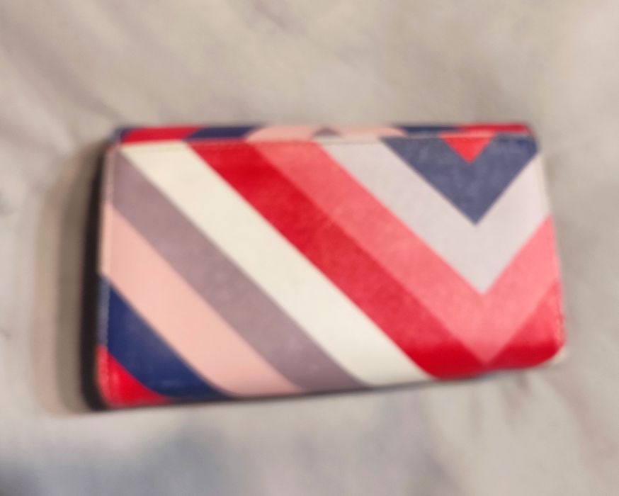 Portfel damski GUESS