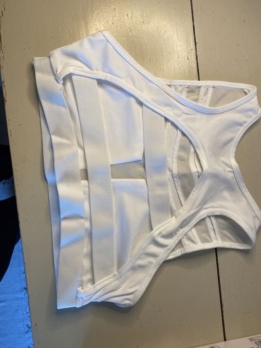 Top de desporto branco