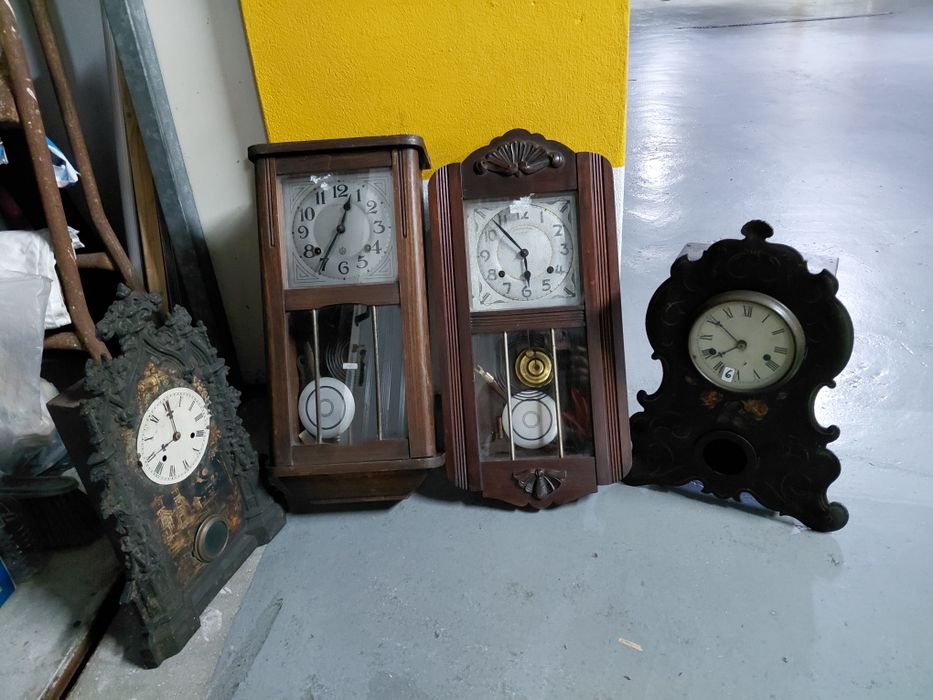 Relógios 4 são 2 da Reguladora 2 americanos 1 com máquina e 1 sem máquina preço  lote