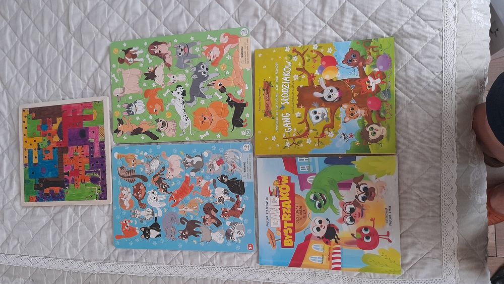 Puzzle i książeczki