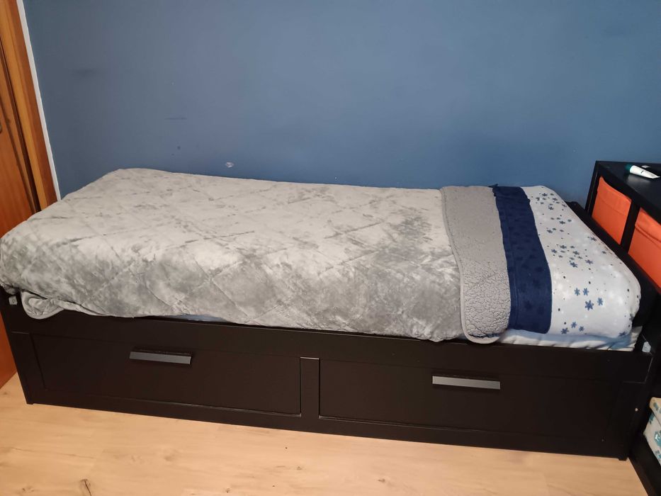 Vendo cama 900 x 2000 como nova com colchao 3 estrado