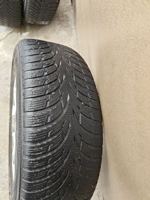 Шина Nokian 215/65/R16