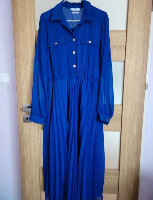 Reserved dluga plisowana sukienka kobaltowa