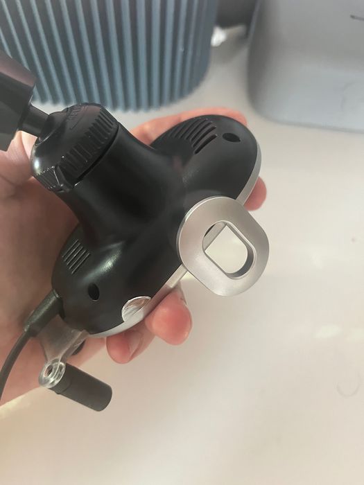 uchwyt na telefon w samochodz