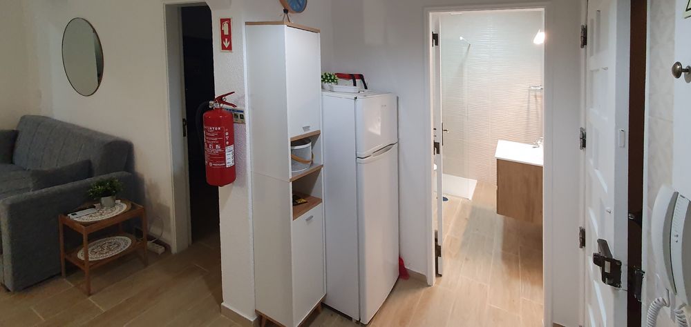 Alugo APARTAMENTO T1 a professor