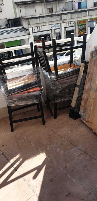 Mesa extensivel com 4 cadeiras