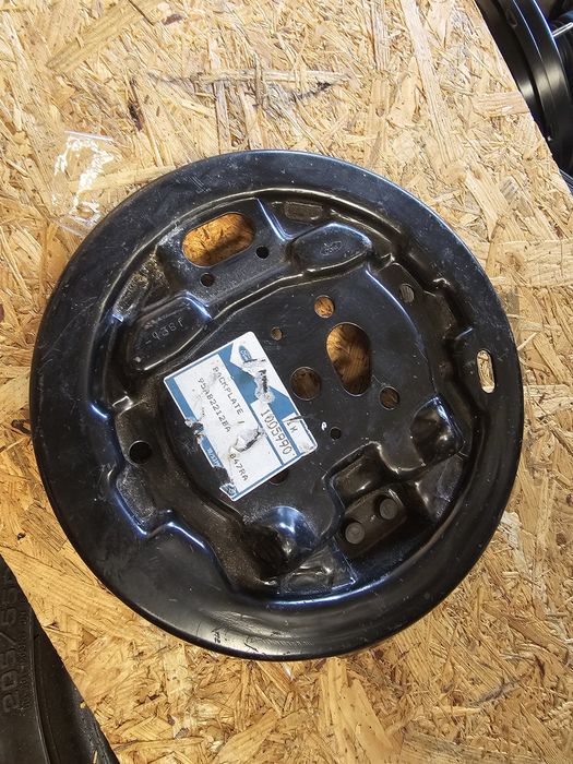 Nowa Tarcza Kotwiczna Tył Lewa Ford Fiesta Escort Ka 1005990 Oryginał