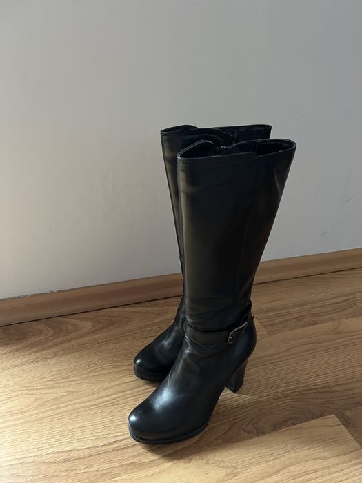 Tamaris kozaki eleganckie ze skóry.