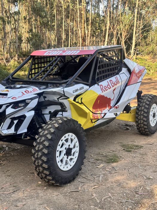 Can am Maverick R 2025