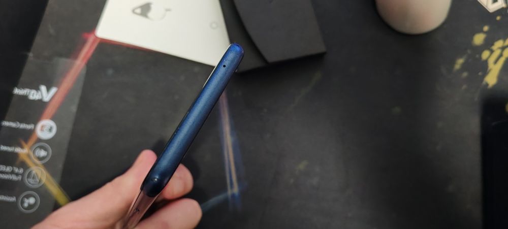 Смартфон LG V40 ThinQ 2sim