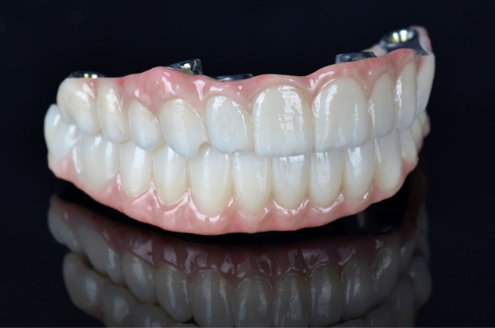 Зуботехнічна лабораторія пропонує співпрацю. Зубний технік.