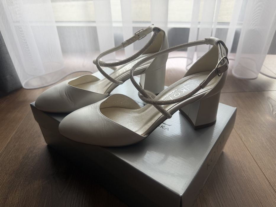Buty ślubne Kotyl 677