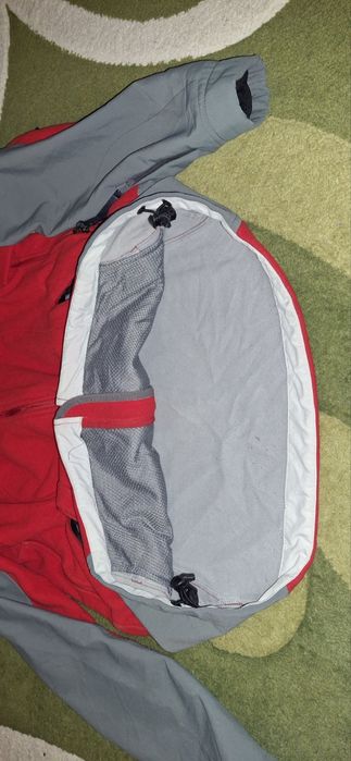 Тепла ветровка berghaus