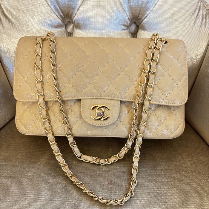 Жіноча сумка Chanel Classic  з бежевої шкіри