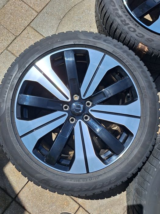 Koła zimowe Volvo EX 40 19 cali 5x108