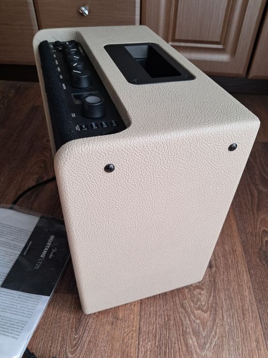 Fender Mustang LT25 Blonde комбік