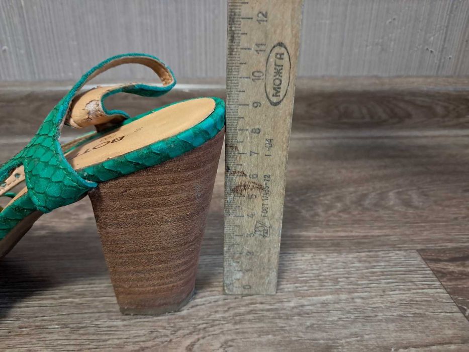 Босоножки женские летние кожаные  botter 39 размер