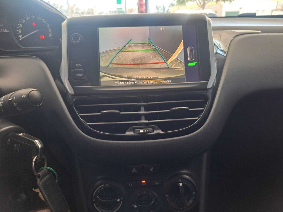 Peugeot 208 1.2 45000kms — photo 3