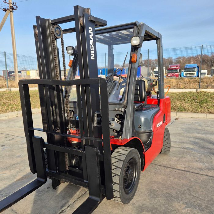 Погрузчик Nissan 2.5тон 2008р