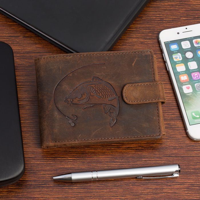 Portfel skórzany męski z tłoczeniem ryba Bellugio rdzawy dla dziadka