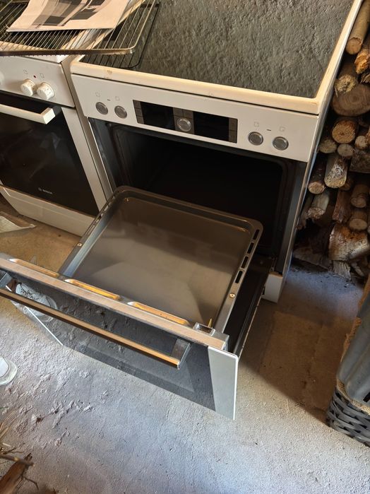 Fogão / Forno Bosch Vitrocerâmica HCE8548.3/C