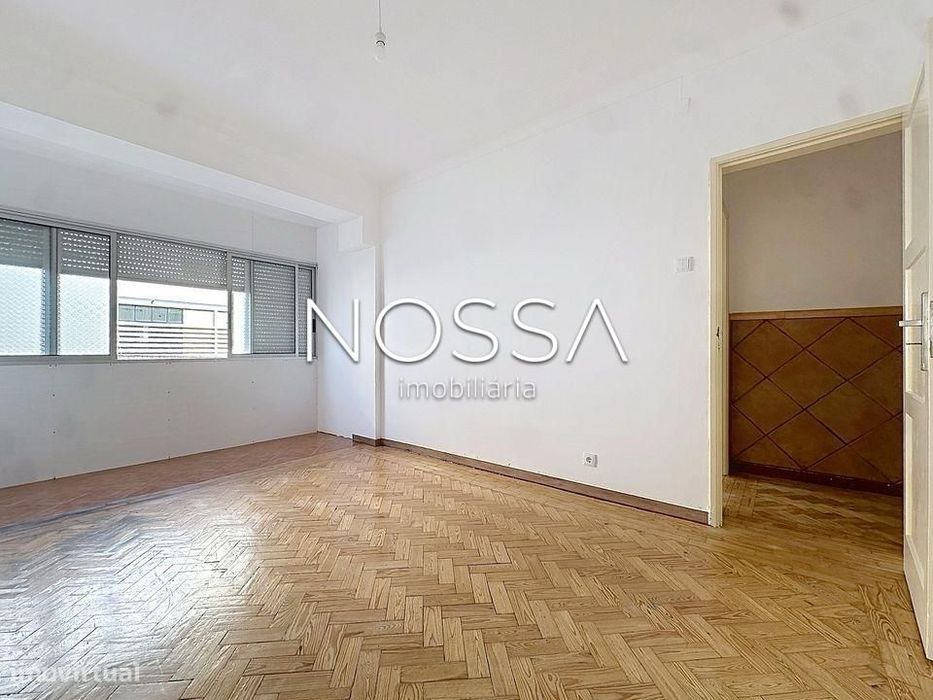 T2+1 Apartment in Queluz