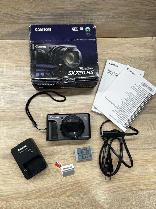Canon PowerShot SX720HS